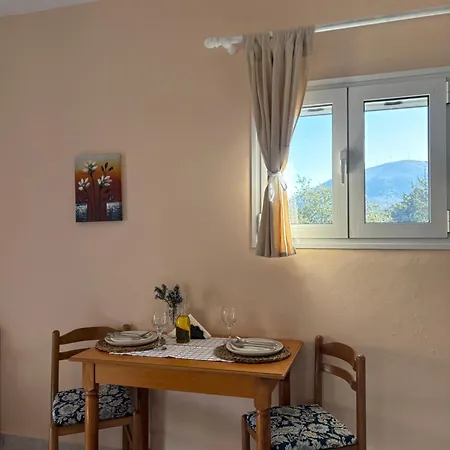 Apartament Myrtos *