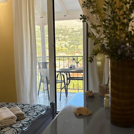 Myrtos Apartment *